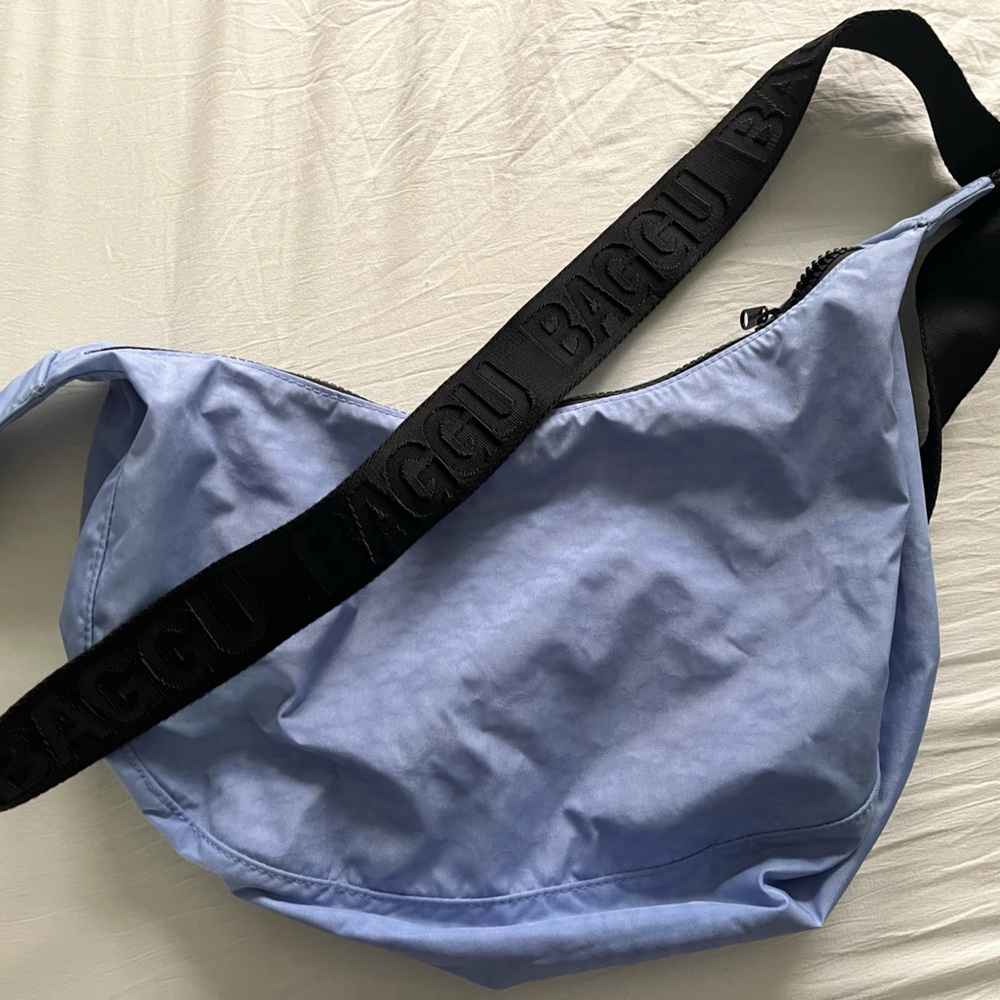 Baggu Medium Light Blue Belt Bag with Black Strap